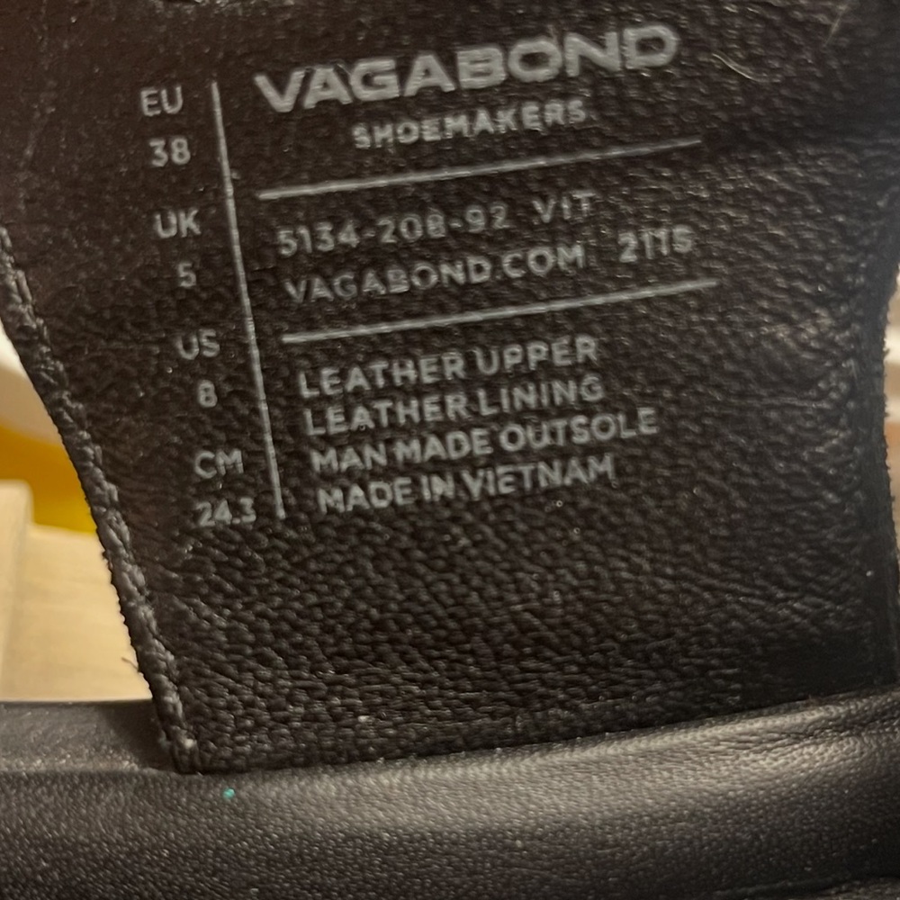 Vagabond Courtney Black Croco Platform Sandal - Picture 9 of 10